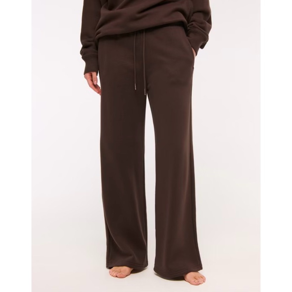 High Rise Wide Leg Sunday Sweatpant - Picture 6 of 10